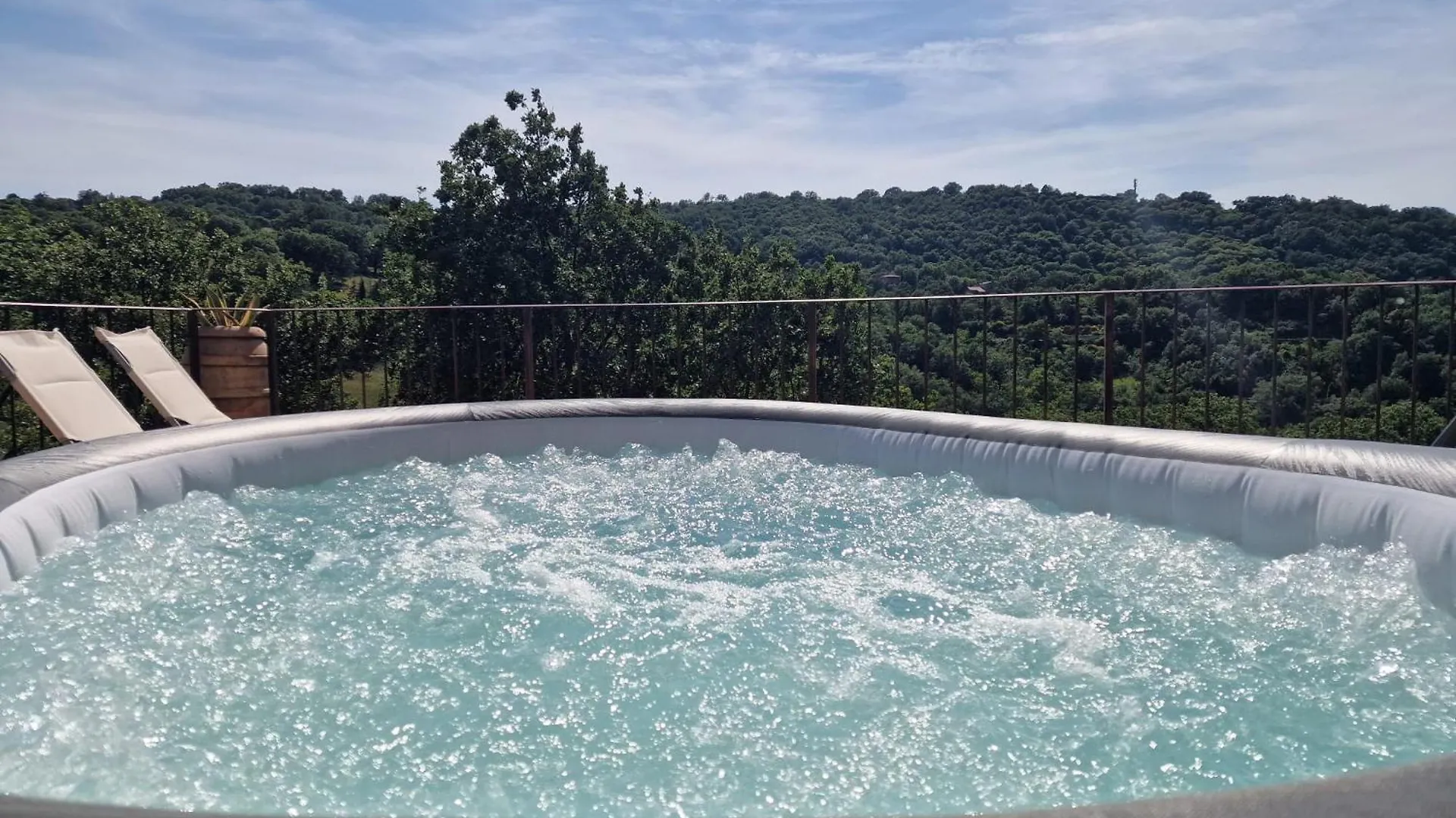 Фермерский дом Agriturismo Castello Delle Fornaci - Private Jacuzzi Арчидоссо