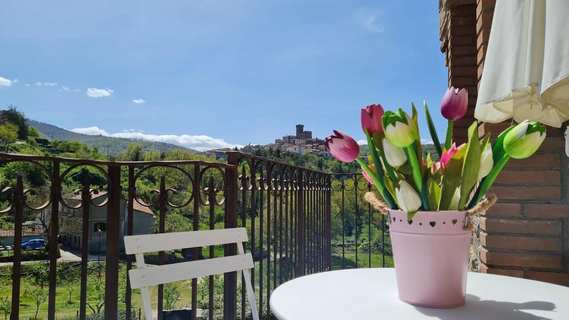 Фермерский дом Agriturismo Castello Delle Fornaci - Private Jacuzzi Арчидоссо Италия