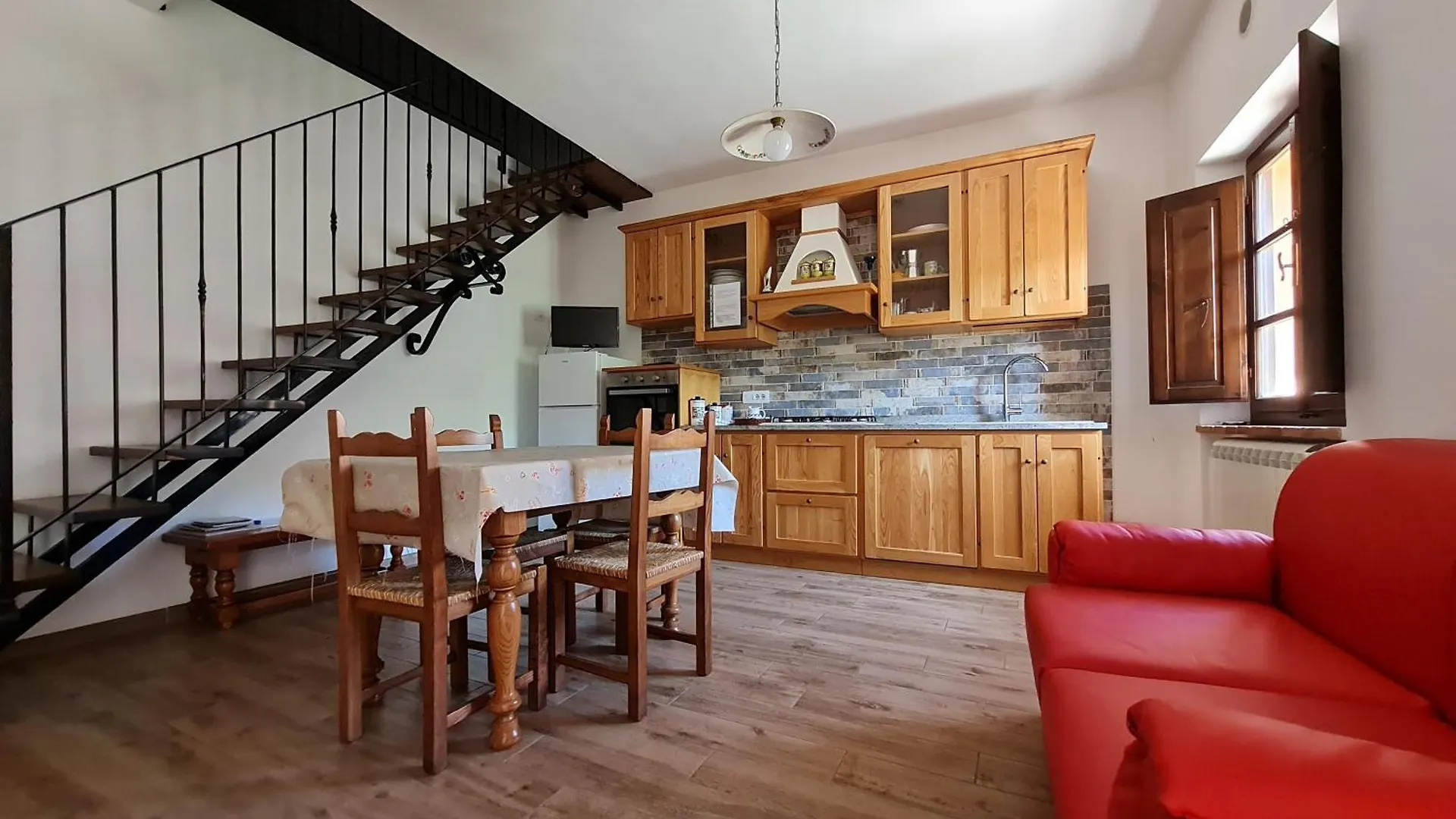 Фермерский дом Agriturismo Castello Delle Fornaci - Private Jacuzzi Арчидоссо
